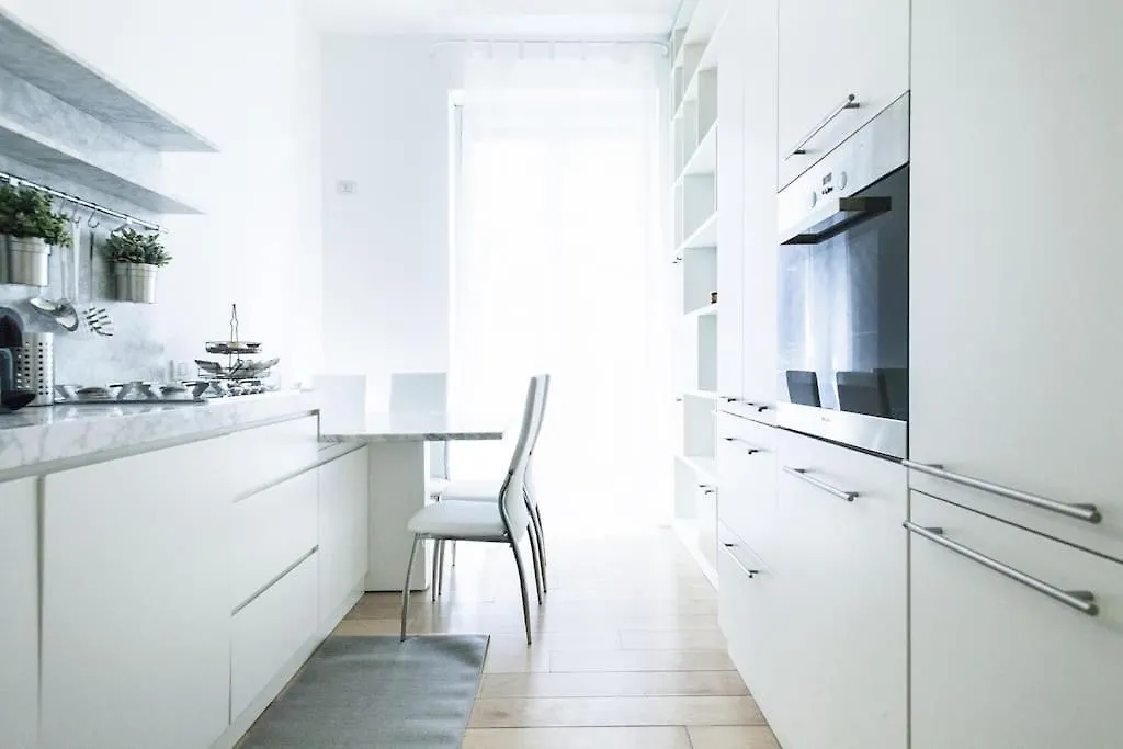 Charming Home Near Duomo Milan Italy