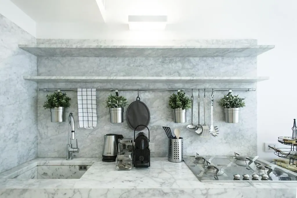 Charming Home Near Duomo Milan Apartment